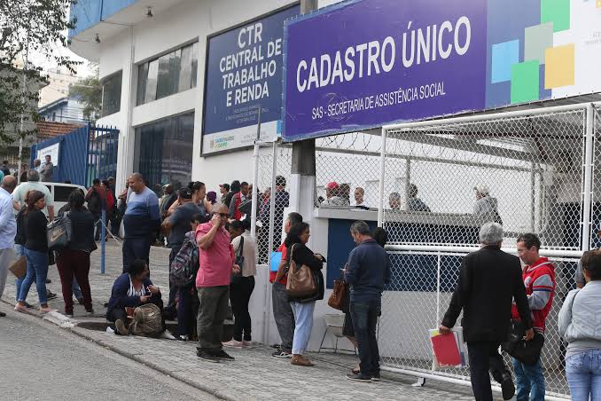Prefeito de São Bernardo do Campo expõe servidores da Assistência Social e população à Covid-19