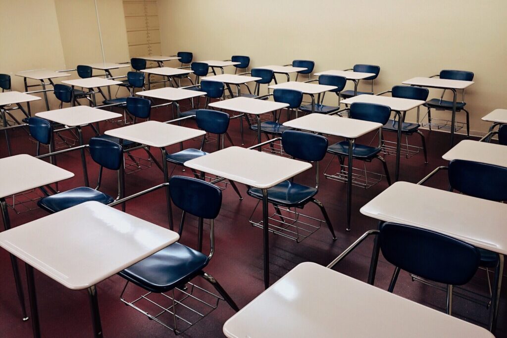 Trabalho docente e ensino a distância nas escolas privadas
