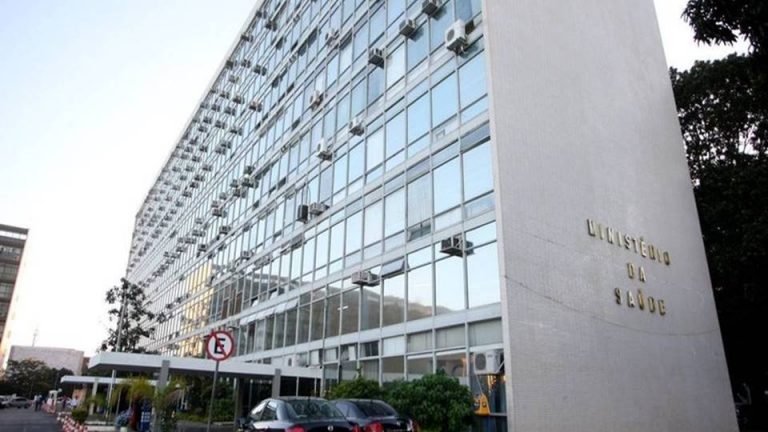 Entidades vinham denunciando “ocupação militar” do Ministério da Saúde