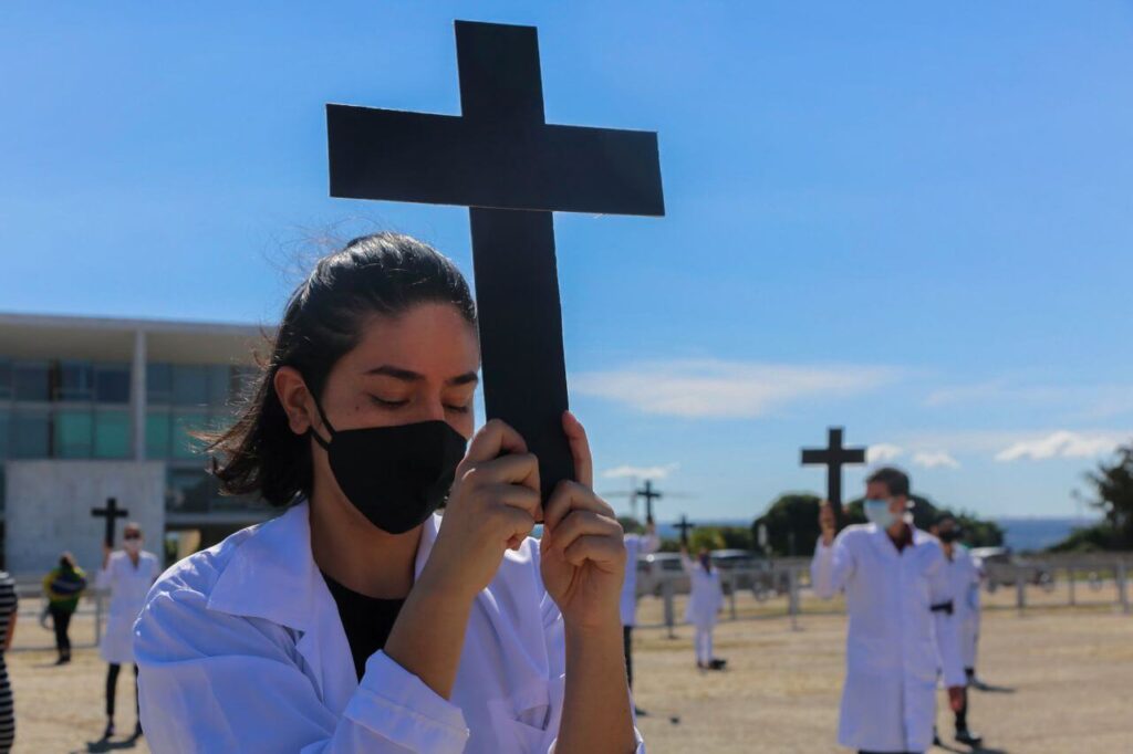 Fight like a nurse, facing off with Bolsonaristas in Brasilia