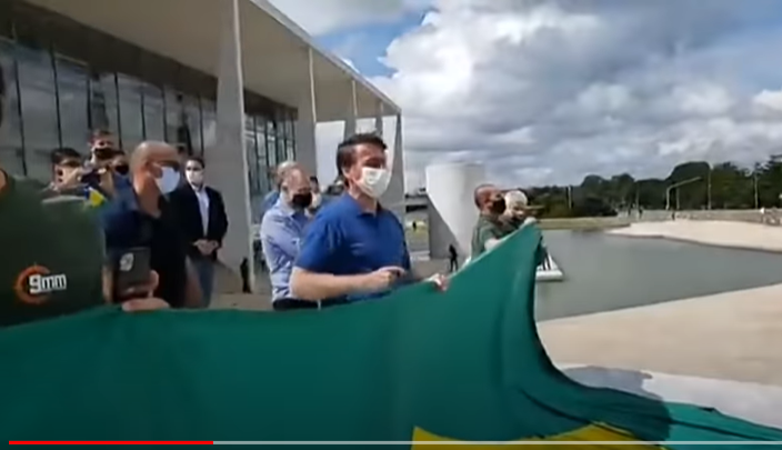 Os militares vão soltar a mão de Bolsonaro?