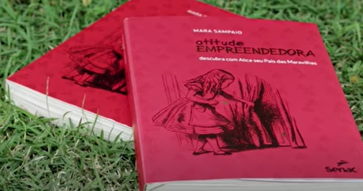 EaD: improvisação, exclusão e assédio em “Alice no país das Maravilhas”