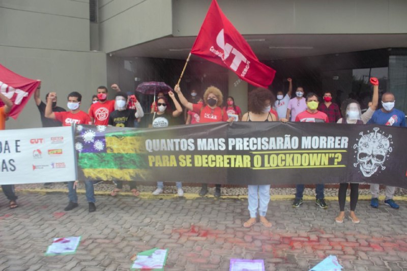 Protesto exige lockdown em Sergipe