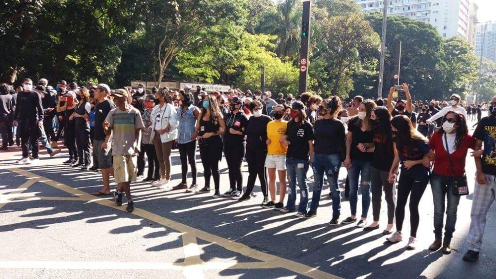 Quatro reflexões sobre os atos antifascistas de domingo