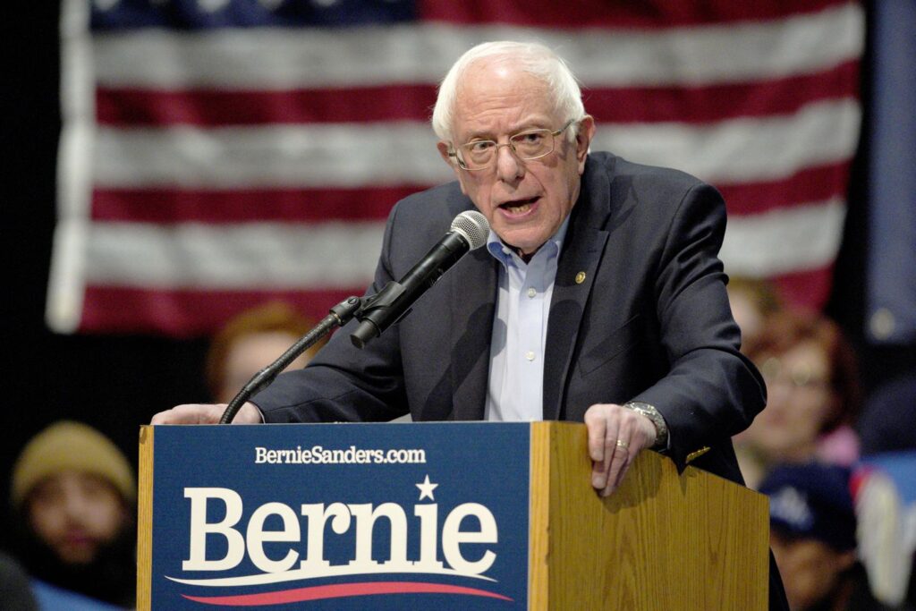 Bernie Sanders deve abraçar a exigência para desinvestir na polícia