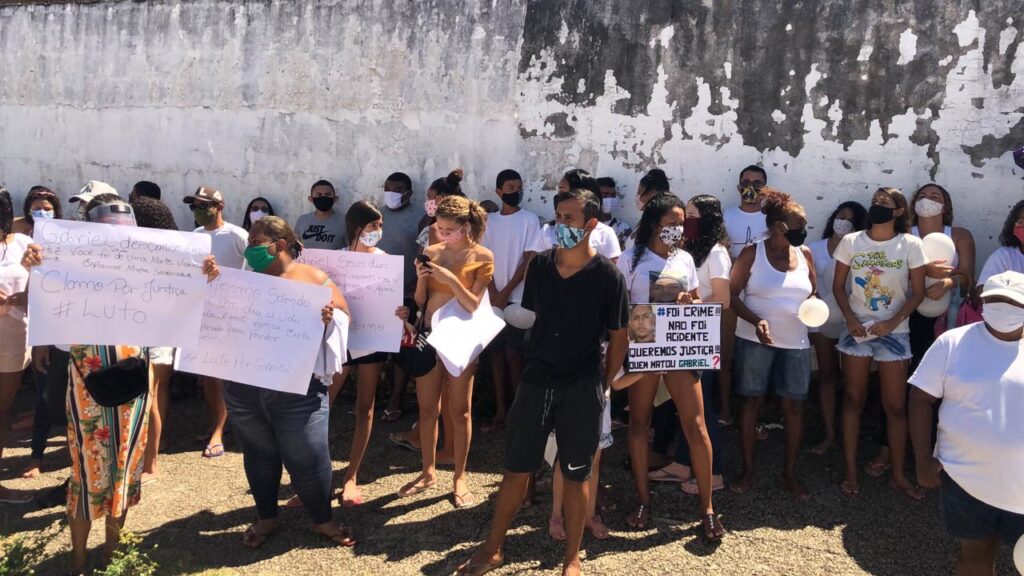 Gabriel e Guilherme, duas vítimas do genocídio da juventude negra e periférica