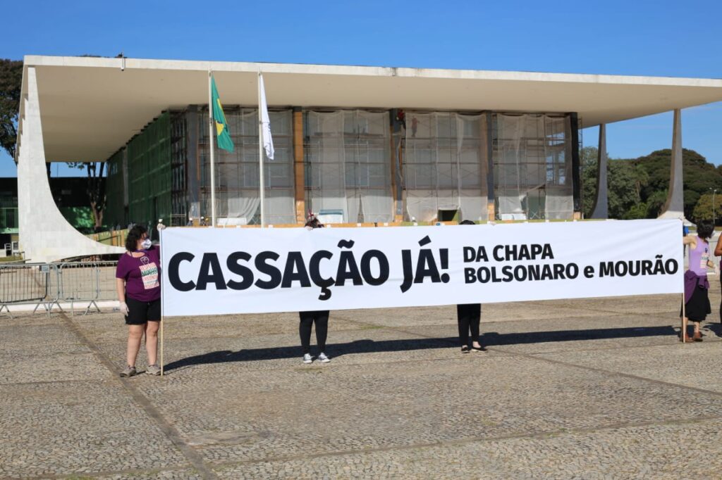 Julgamento no TSE: cassar a chapa Bolsonaro-Mourão!