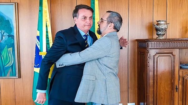 Weintraub foi tarde. A defesa da educação continua!