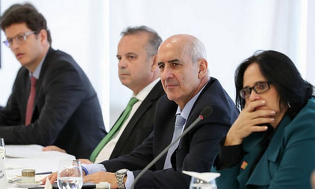 Não às exonerações no Ministério da Saúde, da equipe da Saúde da Mulher