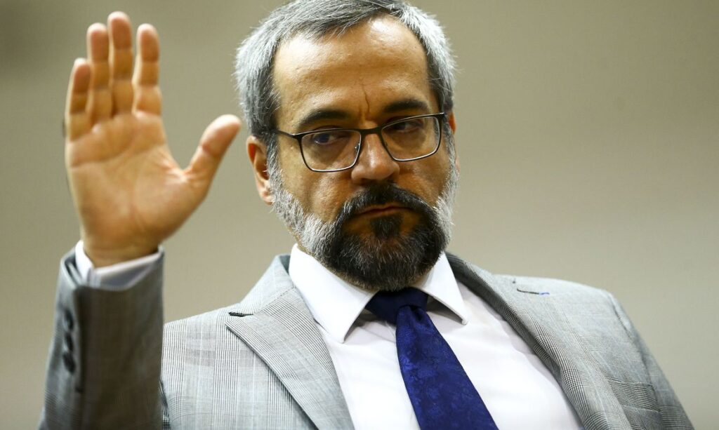 Weintraub publica MP 979, que permite nomear reitores durante a pandemia