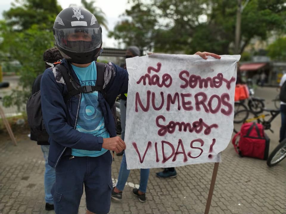 A geografia dos aplicativos: precarização local, lucro global