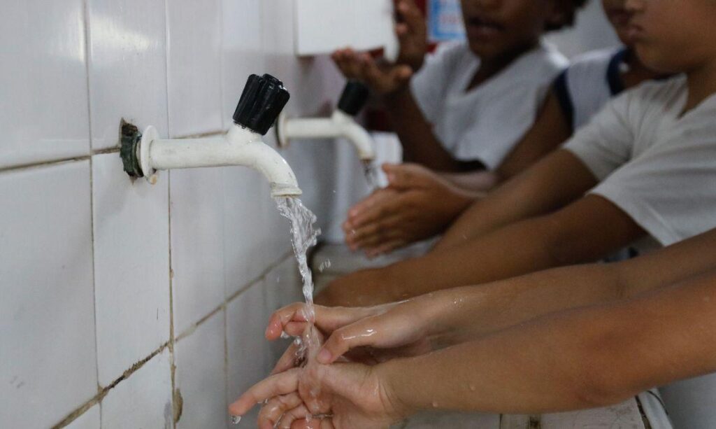 Dez anos do acesso à água e ao esgotamento sanitário como um direito humano essencial