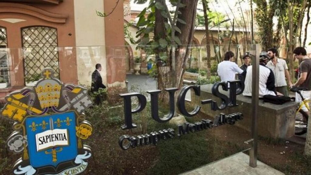 Entidades cobram apoio da PUC-SP para a permanência de estudantes negros na pós-graduação