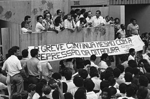 Folha de São Paulo: nostalgia das Diretas Já e esquecimento dos trabalhadores