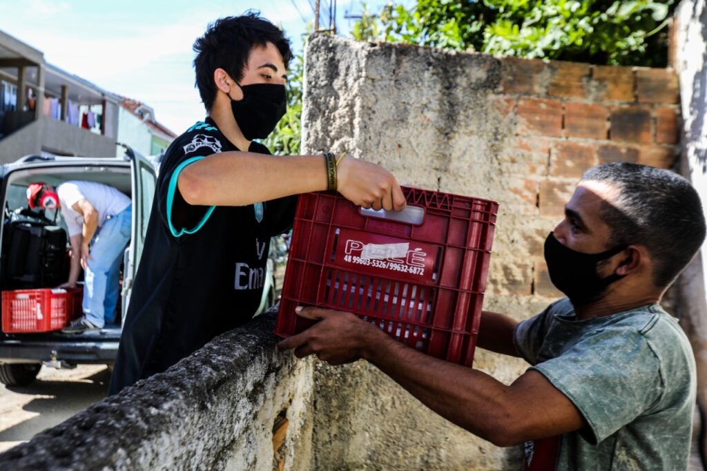 “Transferência de renda”, teto de gastos e oportunismo: para uma crítica de esquerda