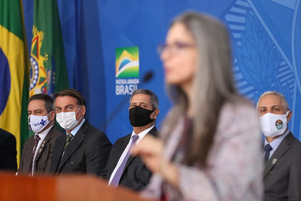 O território usado em questão: sistema normativo neoliberal e pandemia no Brasil