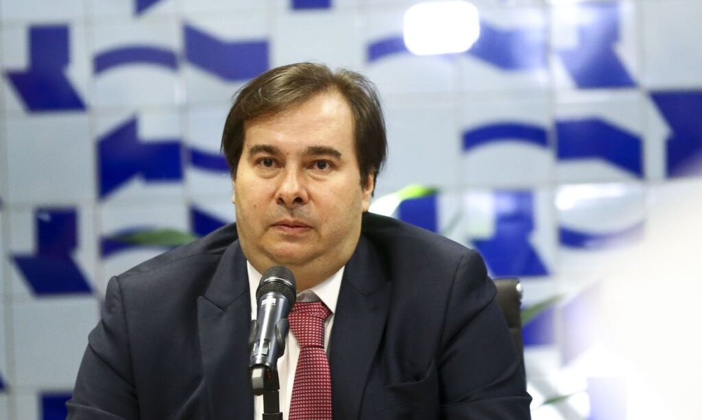Rodrigo Maia não quer o impeachment de Bolsonaro