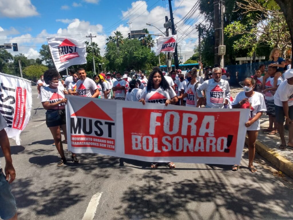 Grito dos excluídos marca sete de setembro, em Recife