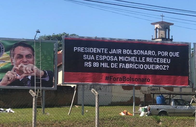 A disputa de outdoors em Valinhos, SP