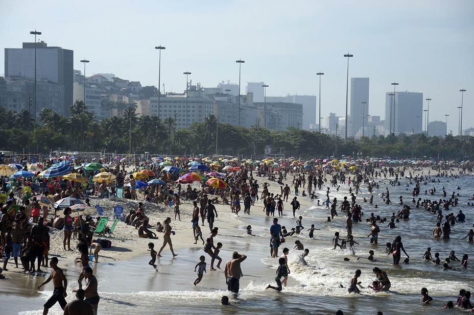 Brasil volta a ter crescimento do número de novos casos