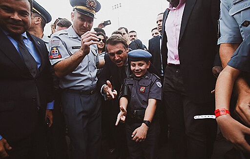 No Paraná, Ratinho Júnior e Feder anunciam a militarização de 215 escolas