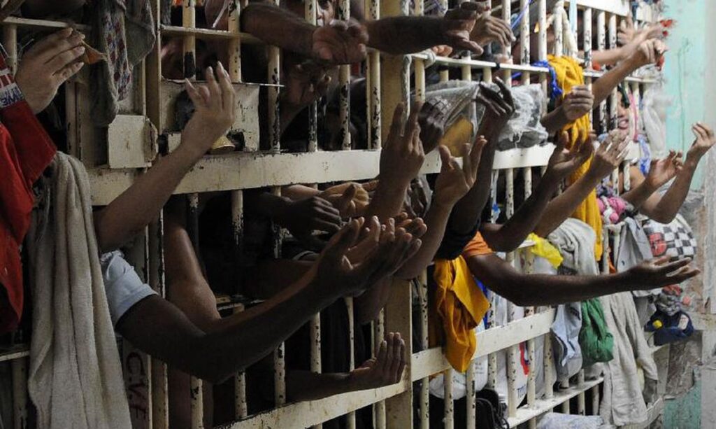 A tortura e a morte no cenário genocida da pandemia no sistema prisional brasileiro