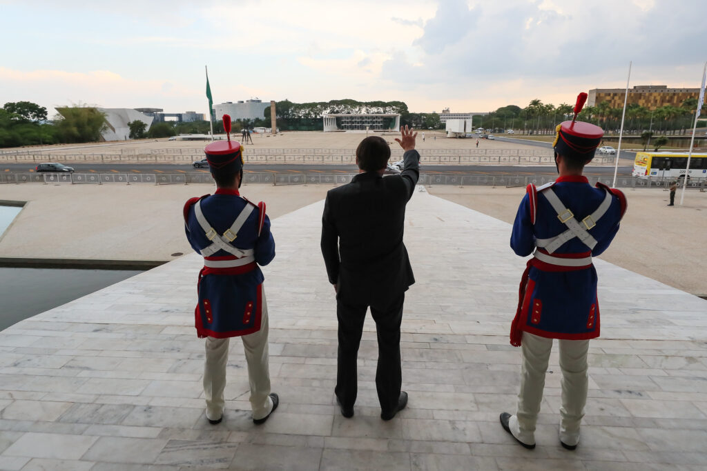 As contradições do atual governo: o que fazer diante de tal contexto?