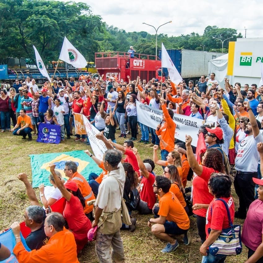 Chega de perseguição na Petrobrás!