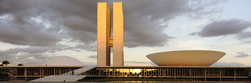 PSOL must guarantee a candidate from the left, and voting against the Bolsonaro candidate in the second round