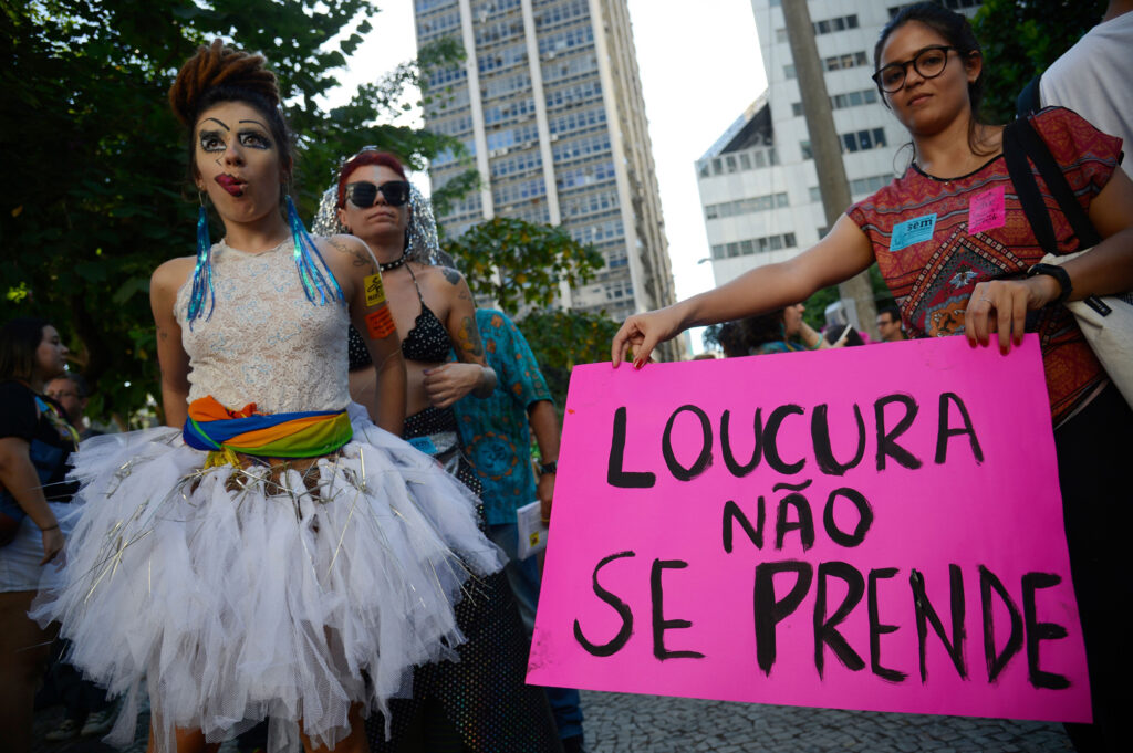 É preciso resistir ao revogaço: sociedade, atuantes e ativistas em defesa do SUS!