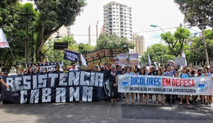 Os ambientes futebolísticos brasileiros e a grande lacuna da esquerda
