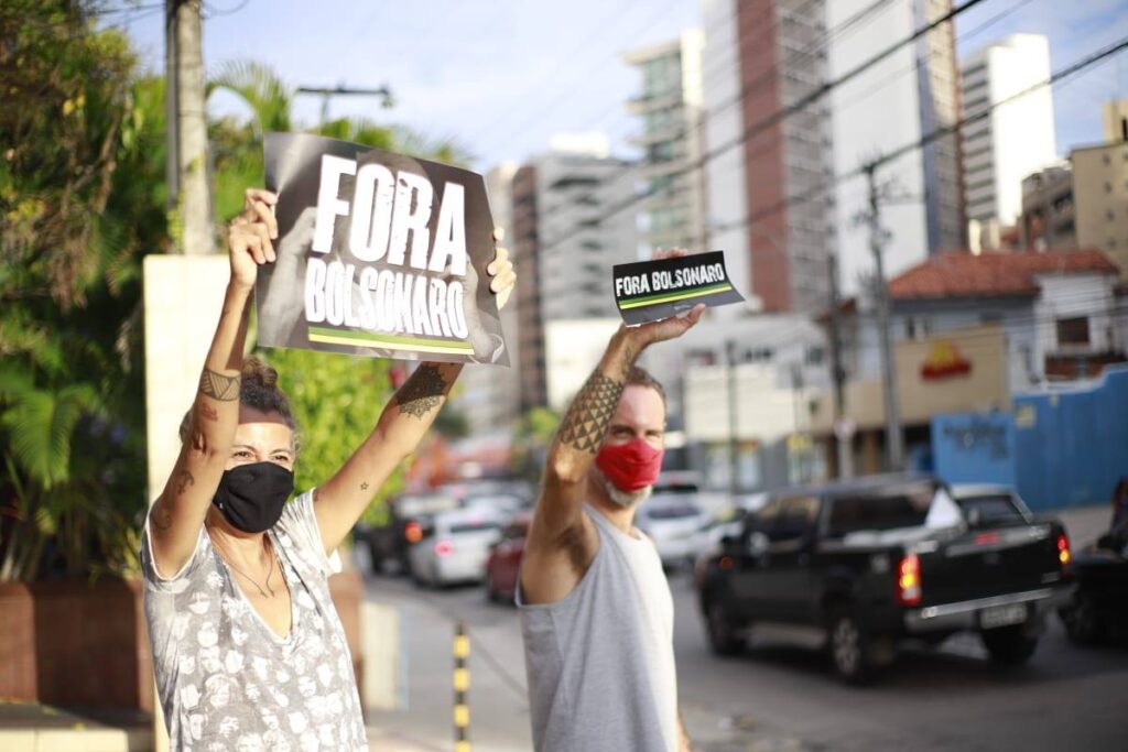 Luta pela vida contra o presidente da morte