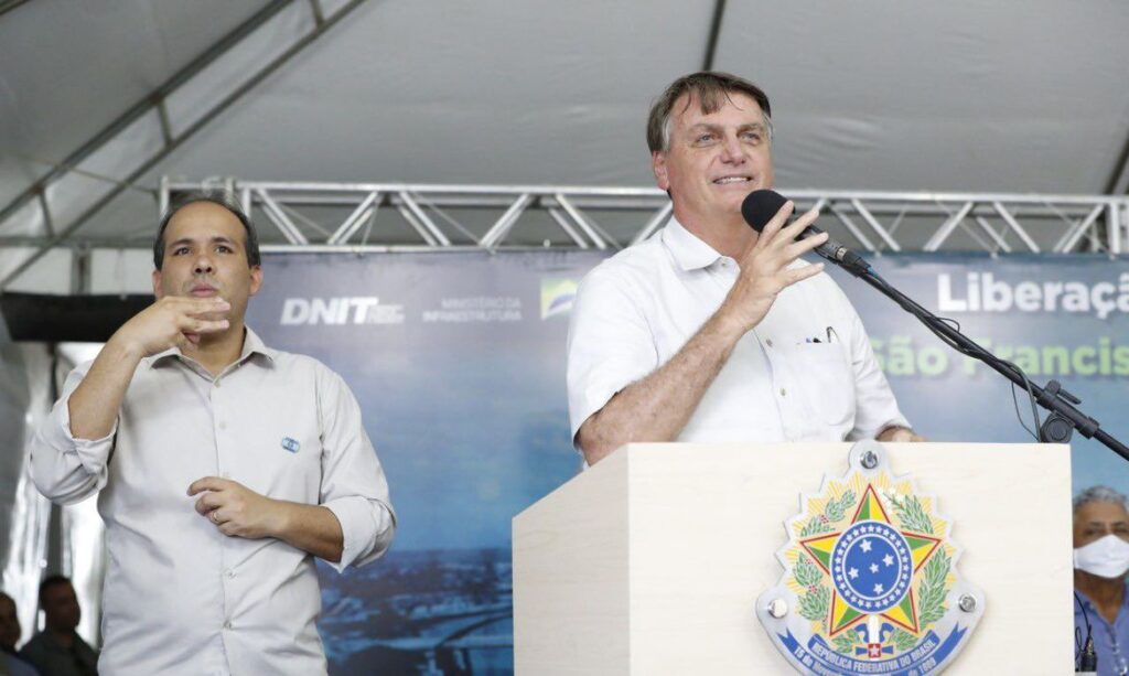 Bolsonaro faz dobradinha com Belivaldo. Sindicatos e movimentos de Sergipe respondem com carreata