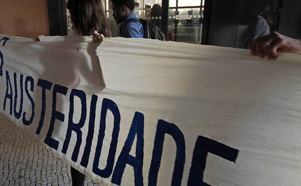 A reforma administrativa no Brasil e os modelos internacionais: o caso de Portugal
