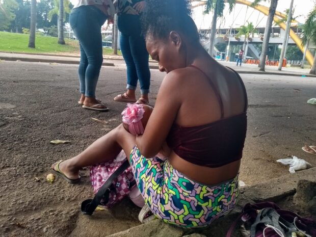 Em meio a pandemia, famílias são despejadas após atraso e suspensão no pagamento do aluguel social no Rio