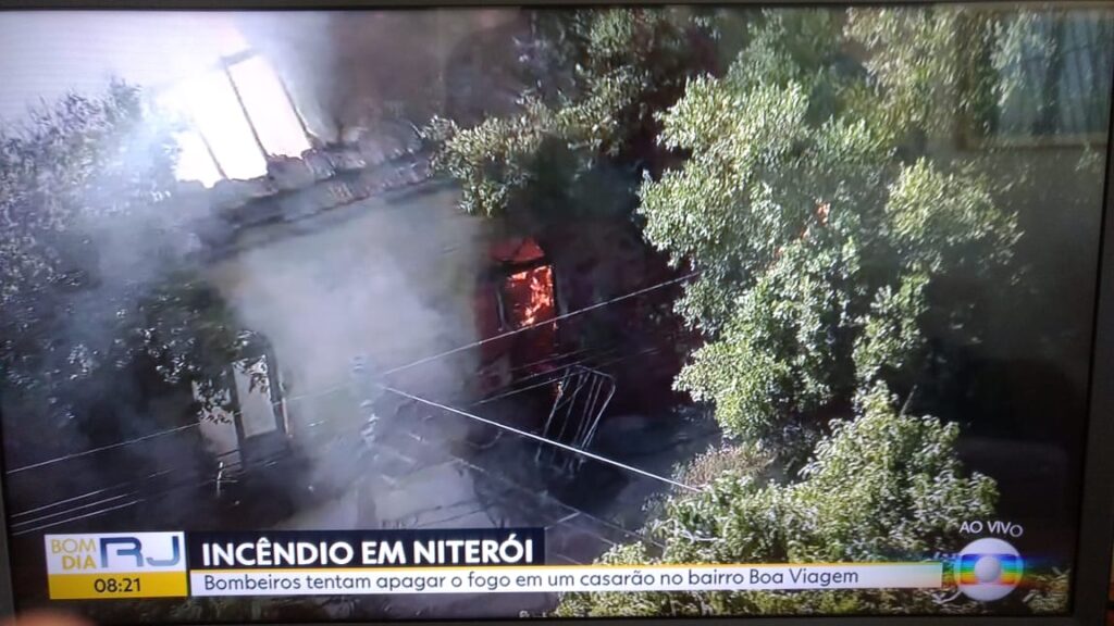 Incêndio atinge casarão ocupado em Niterói. Fórum por Moradia lança campanha de solidariedade