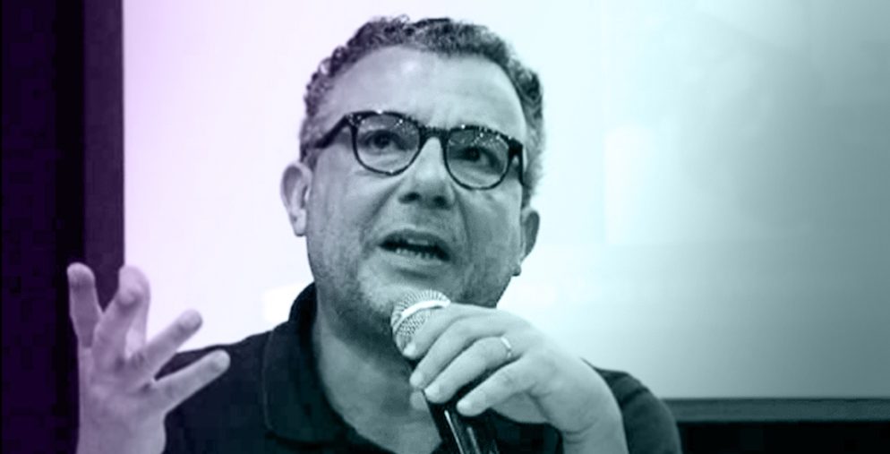 Ciro Gomes nunca voltou de Paris?