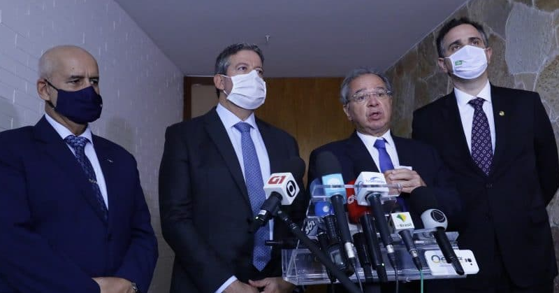 Ameaçado pela CPI da Pandemia, governo enfrenta impasse sobre Orçamento