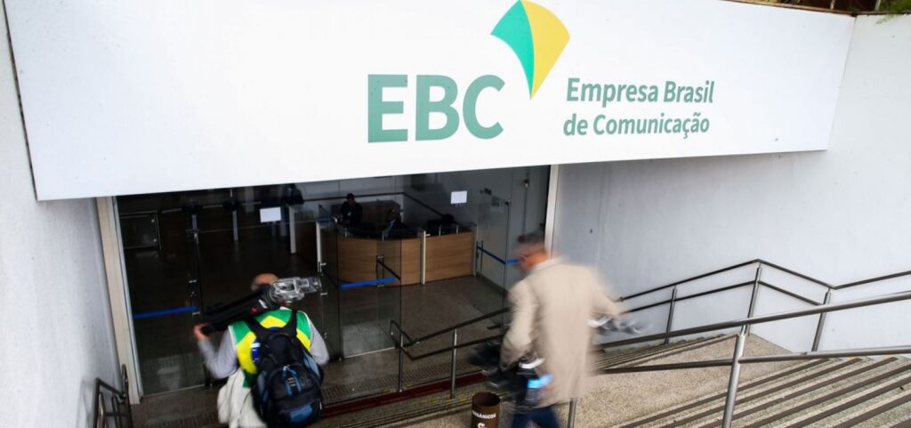 Trabalhadores e defensores da comunicação pública lutam contra privatização da EBC