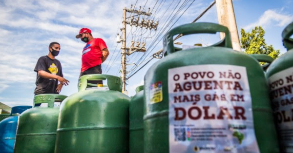 No Dia do Trabalhador, Sindicato distribui 120 botijões de gás a famílias de baixa renda