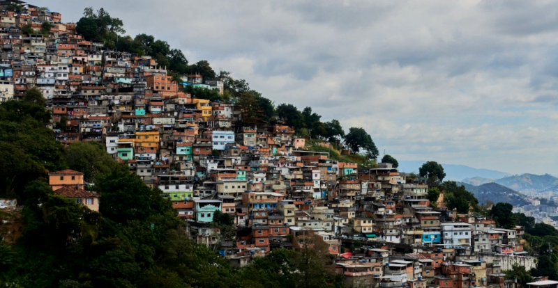 Com crise e pandemia ricos ficam mais ricos e pobres ficam mais pobres