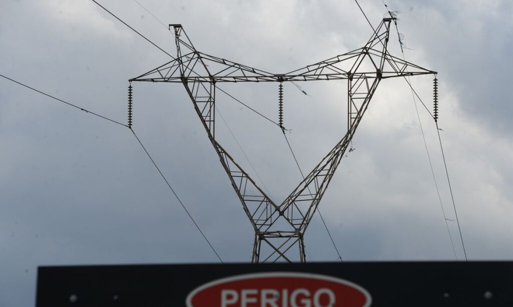 Congresso aprova MP que viabiliza privatização da Eletrobras