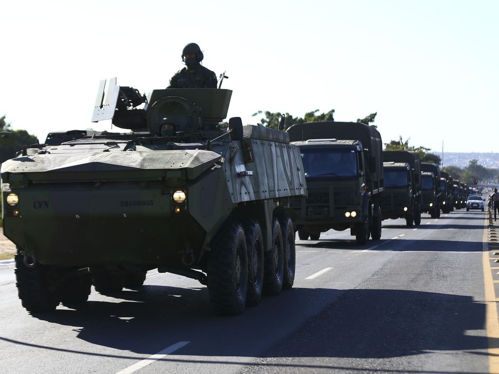 Tanqueciata: Campanha Fora Bolsonaro precisa aumentar a mobilização para isolar o golpismo!
