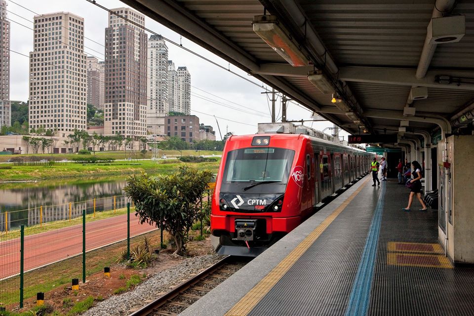 Governo Doria anuncia 10 demissões na CPTM e ameaça privatização de linhas