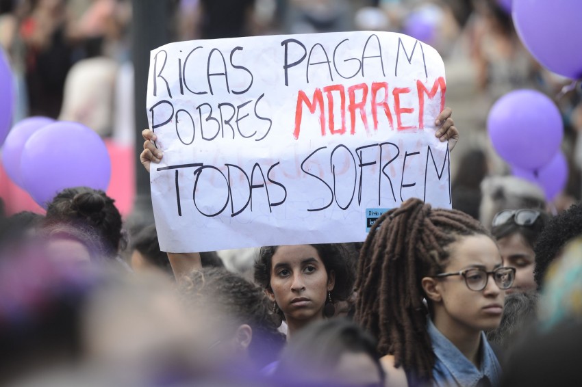 Pela Vida das Mulheres: o dia 28 de setembro e a luta feminista brasileira e latino-americana pela legalização do aborto