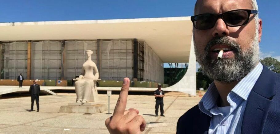 Infiltrada no STF? Allan dos Santos usa estagiária de ministro como informante