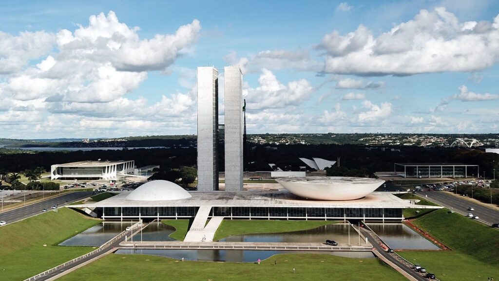Atuação parlamentar no século XXI: De onde partimos?