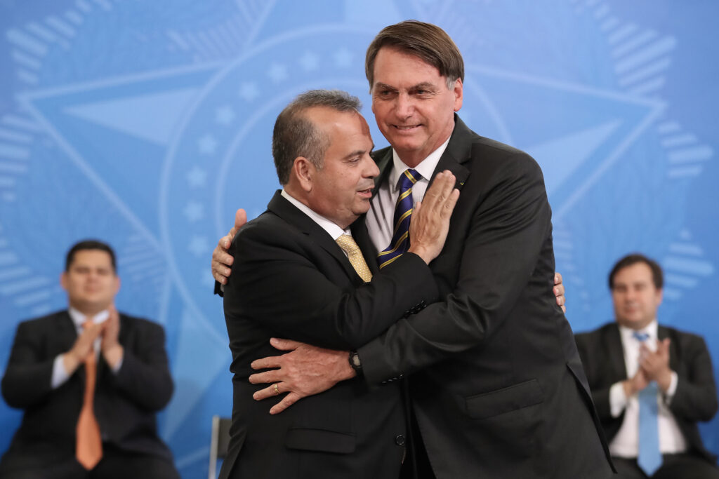 Rogério Marinho, ministro responsável por atender regiões atingidas pelas chuvas, entra de férias