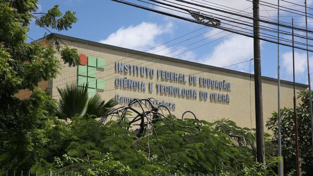 Sobre a política federal de assalto à educação e o silêncio dos omissos do IFCE