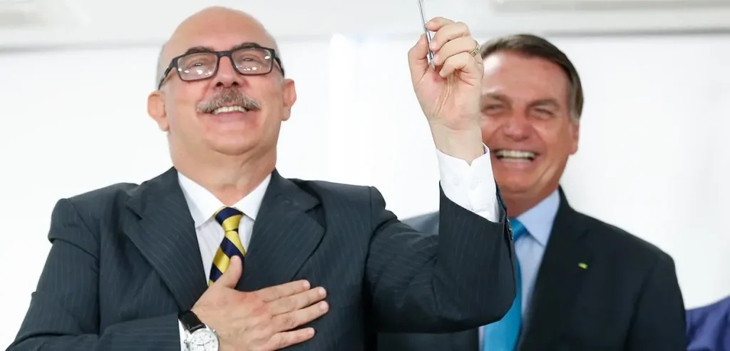 Prisão de ex-ministro e pastores próximos a Bolsonaro ameaça discurso anticorrupção